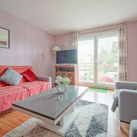 Apartmán Spacious 1br With Great Balcony *
