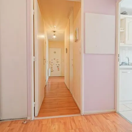 Spacious 1br With Great Balcony Saint-Denis (Seine-Saint-Denis)