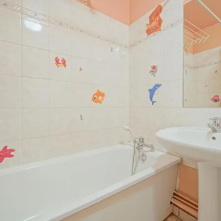 Spacious 1br With Great Balcony * Saint-Denis (Seine-Saint-Denis)