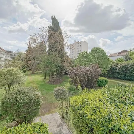 Spacious 1br With Great Balcony * Saint-Denis (Seine-Saint-Denis)
